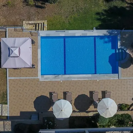 Phaedra, Inoro Katouna