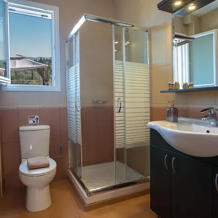 Phaedra, Inoro Villa