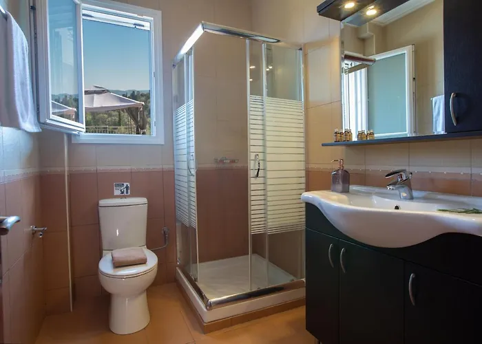 Phaedra, Inoro Villa