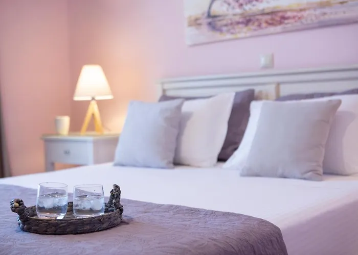 Villa Phaedra, Inoro